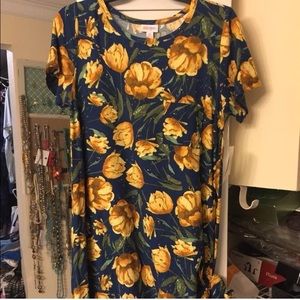 LulaRoe Carly Medium